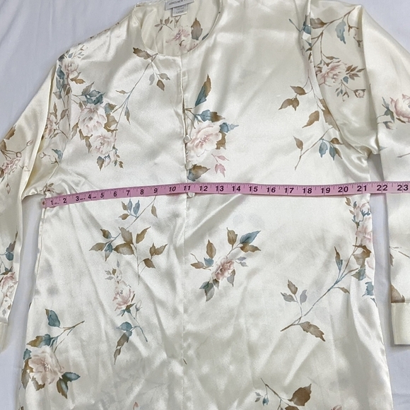 VTG Long Sleeve Floral Satin Cream Long Length Gown - Picture 10 of 12